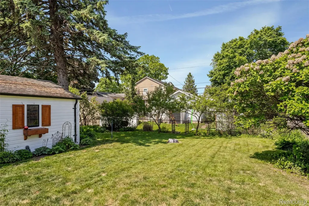 601 Pacific Street Plymouth City MI 48170