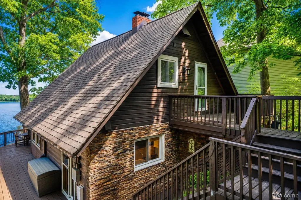 5940 Silver Birch Road Hadley Township MI 48462