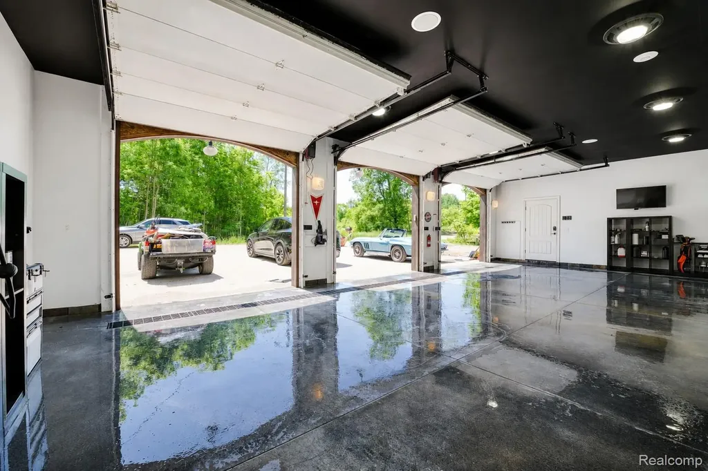 5940 Silver Birch Road Hadley Township MI 48462