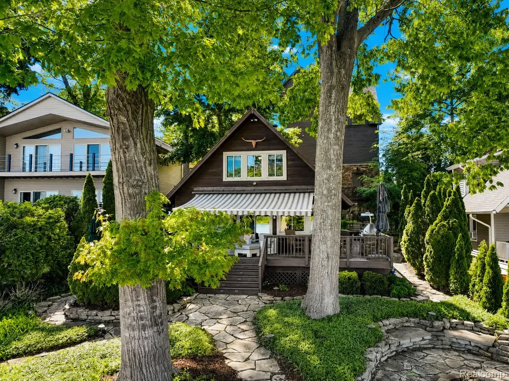 5940 Silver Birch Road Hadley Township MI 48462