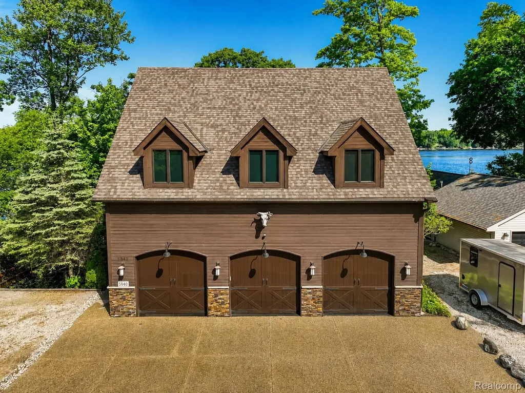 5940 Silver Birch Road Hadley Township MI 48462