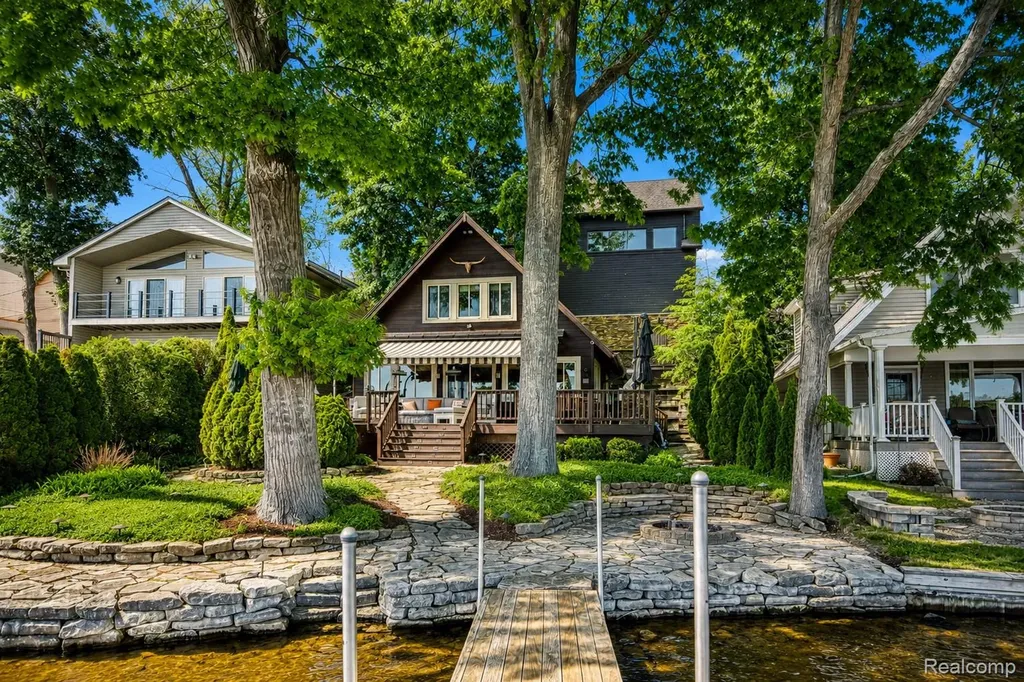 5940 Silver Birch Road Hadley Township MI 48462
