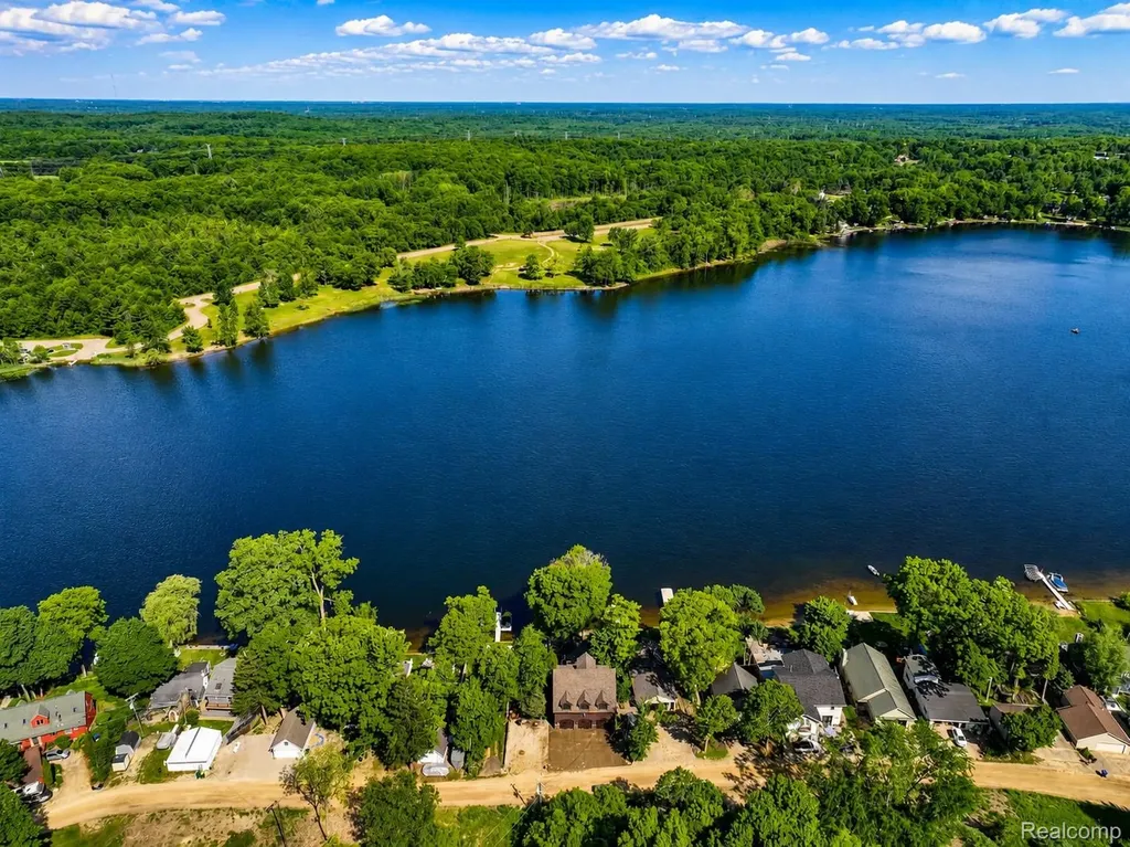 5940 Silver Birch Road Hadley Township MI 48462