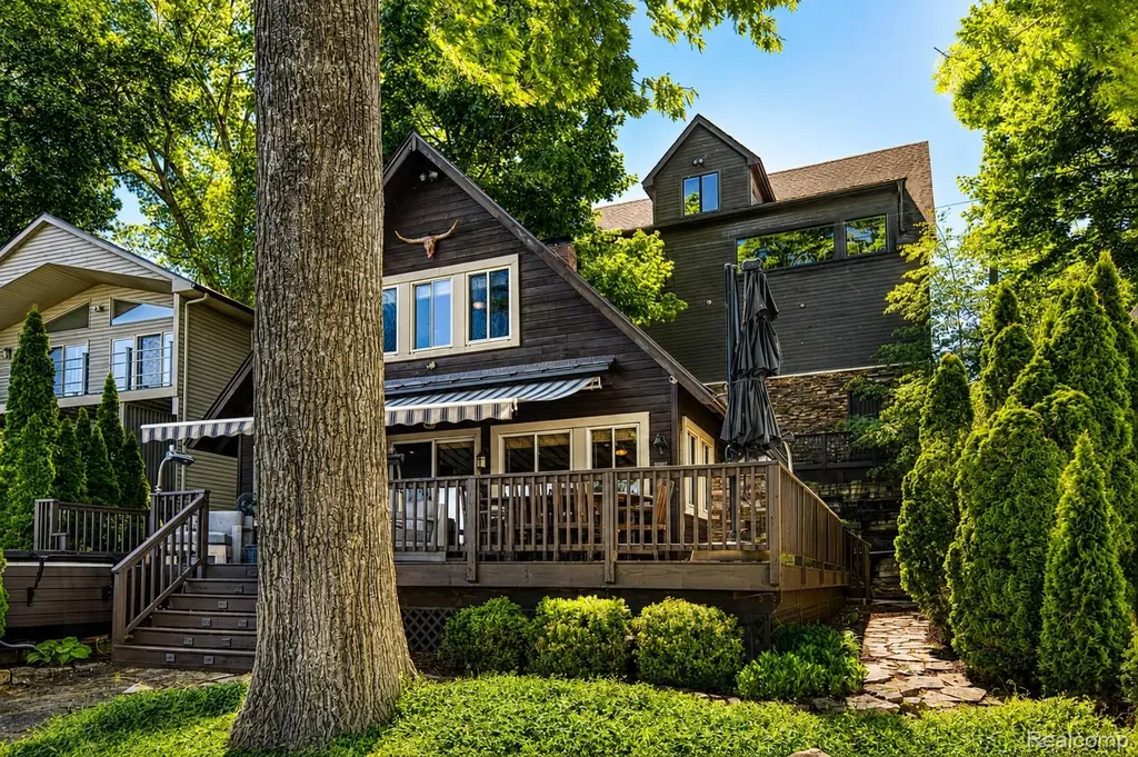 5940 Silver Birch Road Hadley Township MI 48462