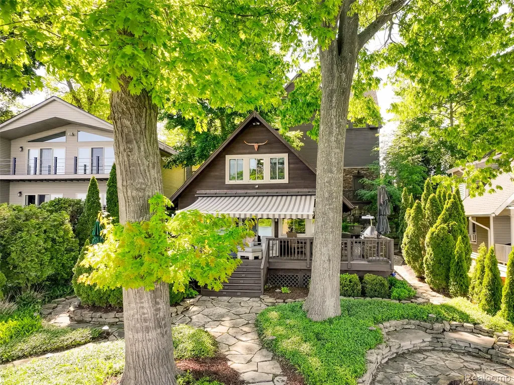 5940 Silver Birch Road Hadley Township MI 48462