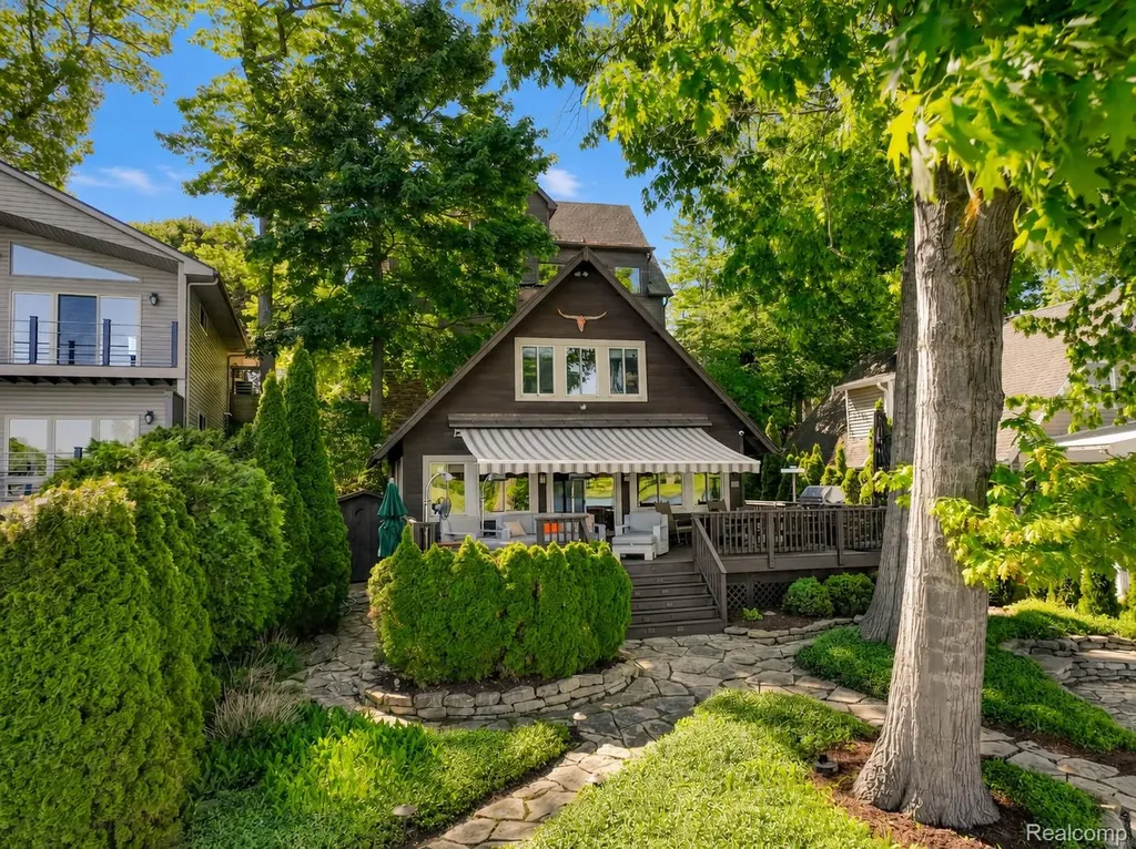 5940 Silver Birch Road Hadley Township MI 48462