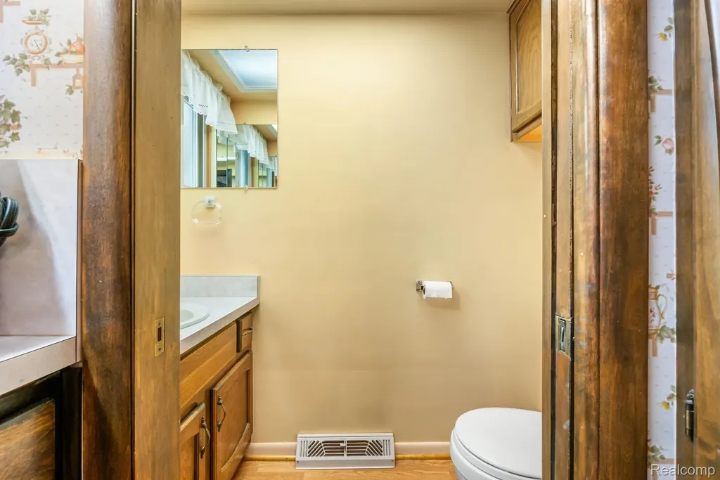 38230 Chartier Street Harrison Charter Township MI 48045