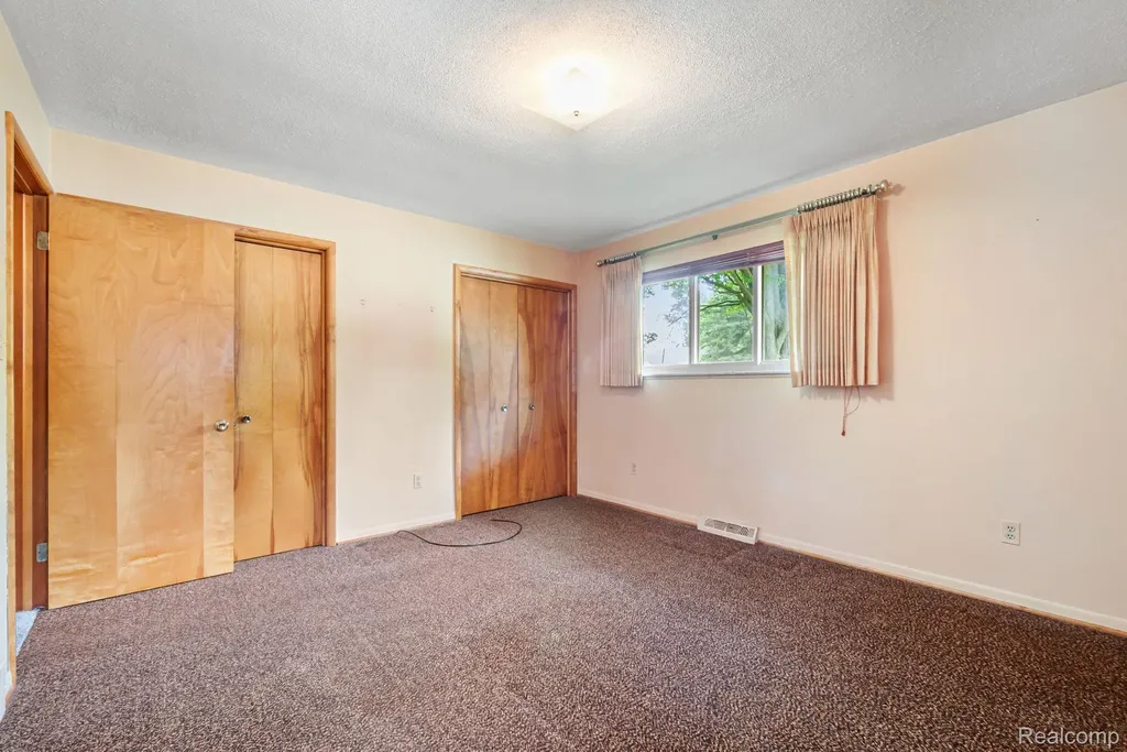 38230 Chartier Street Harrison Charter Township MI 48045