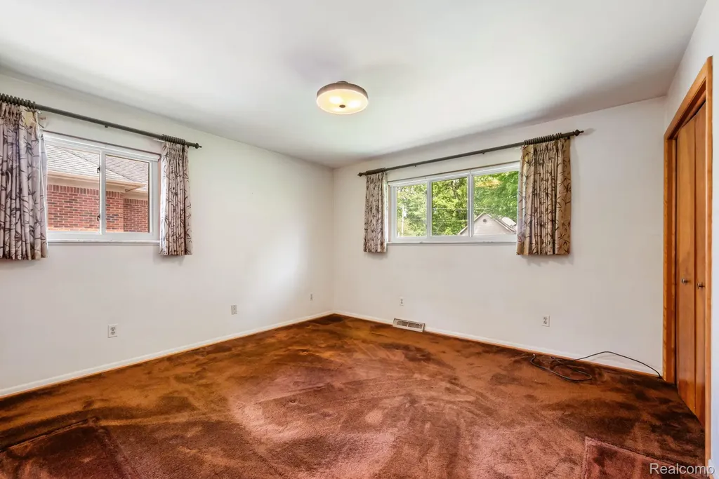 38230 Chartier Street Harrison Charter Township MI 48045