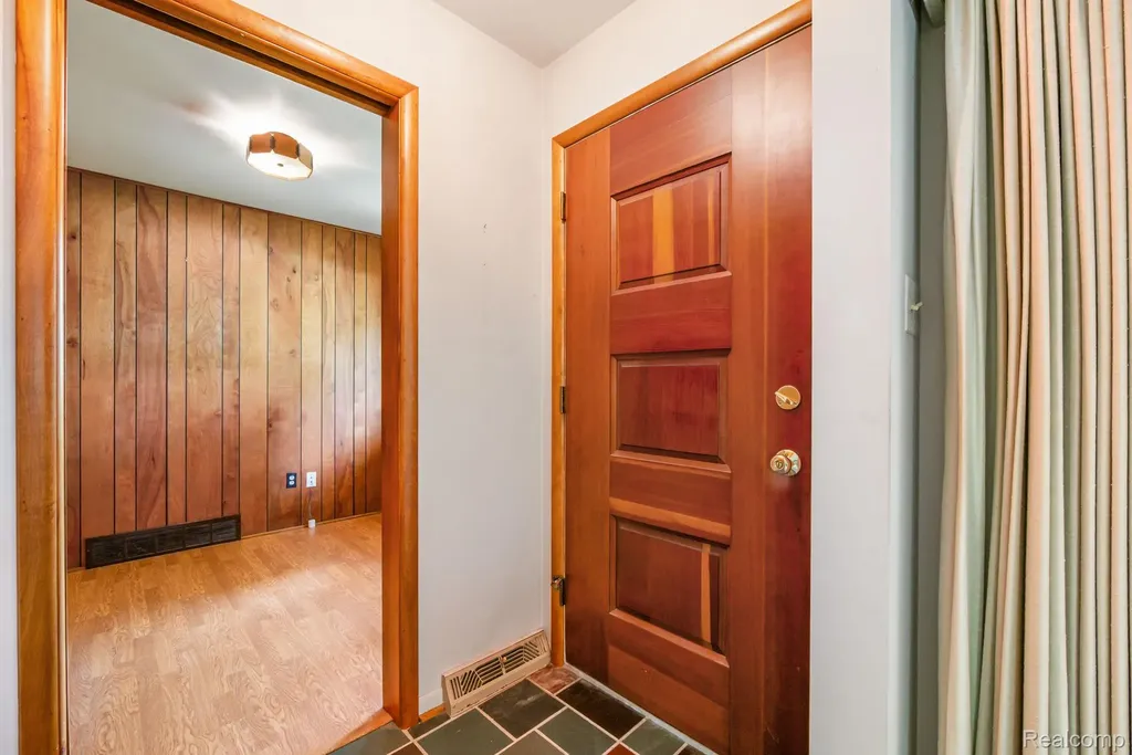 38230 Chartier Street Harrison Charter Township MI 48045
