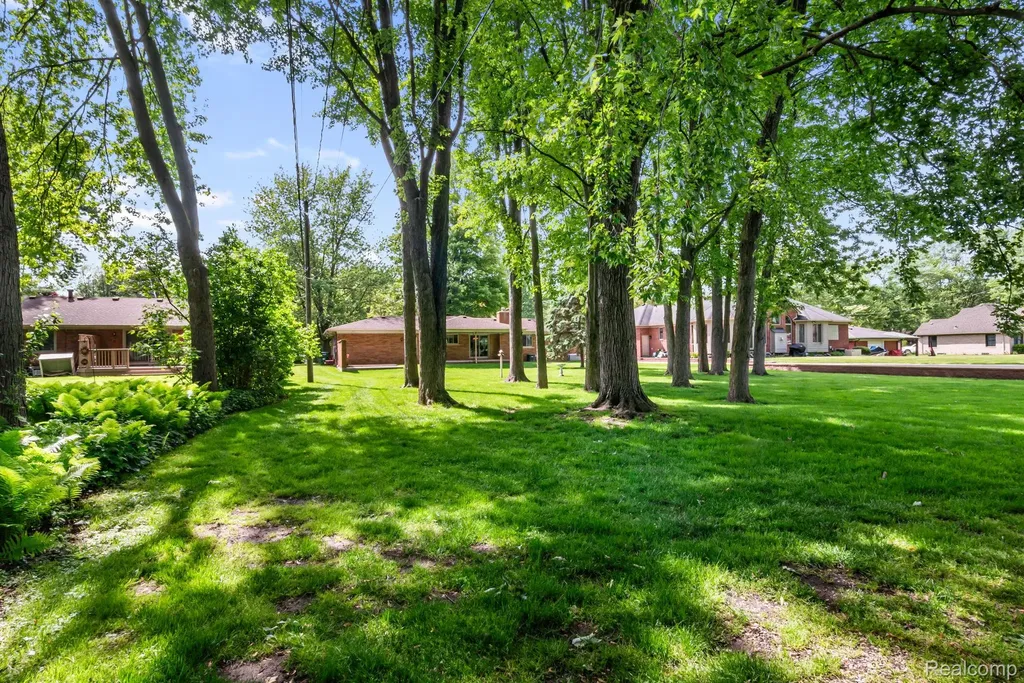 38230 Chartier Street Harrison Charter Township MI 48045