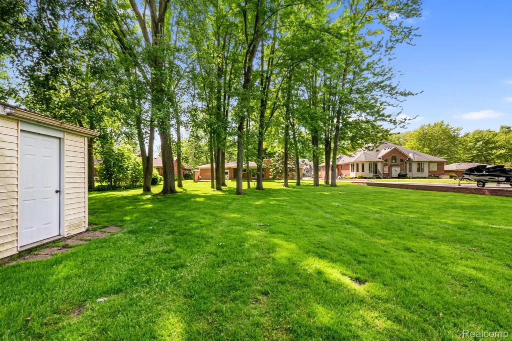 38230 Chartier Street Harrison Charter Township MI 48045