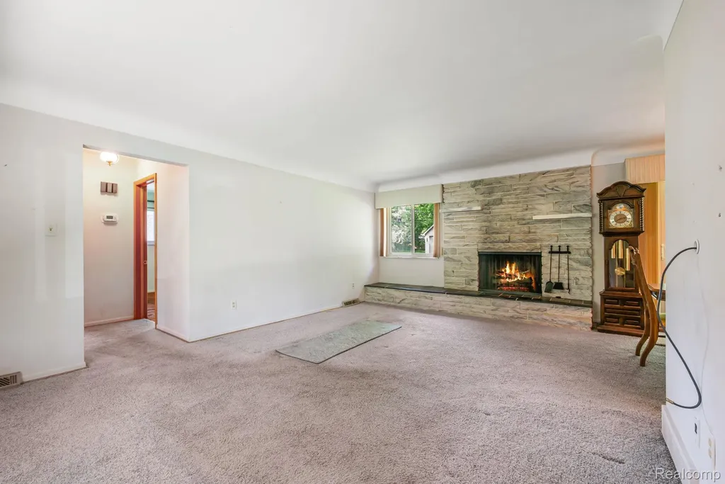 38230 Chartier Street Harrison Charter Township MI 48045