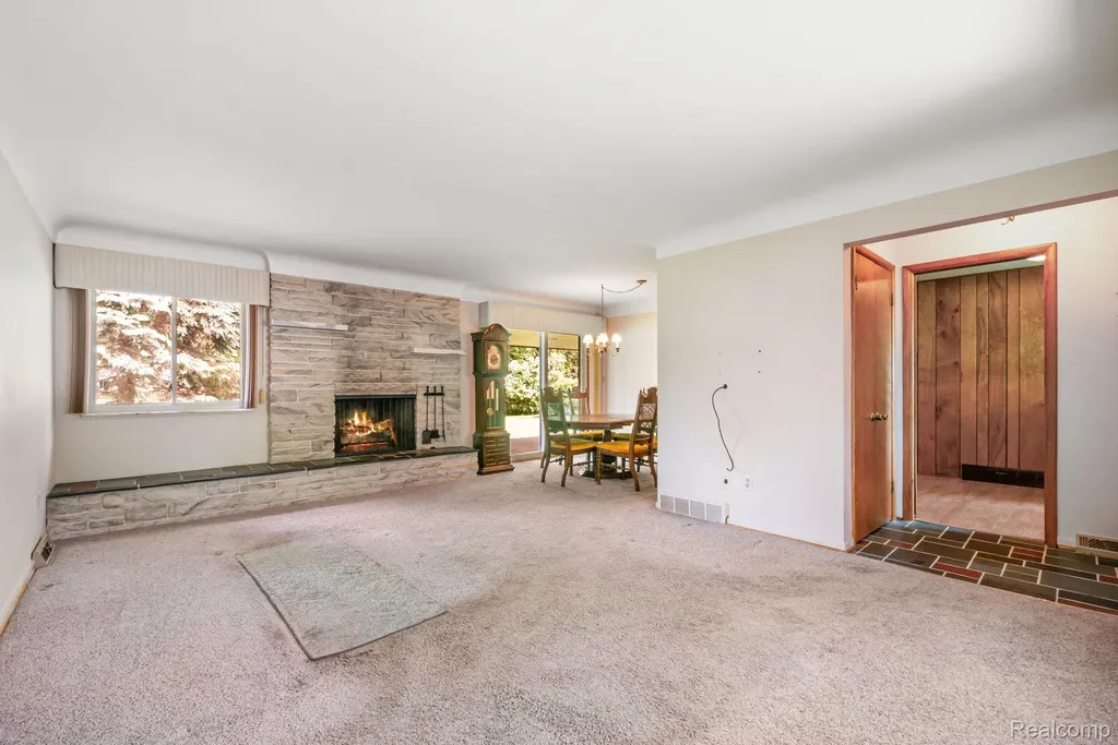 38230 Chartier Street Harrison Charter Township MI 48045