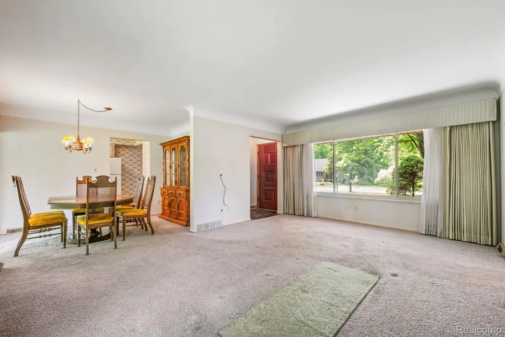 38230 Chartier Street Harrison Charter Township MI 48045