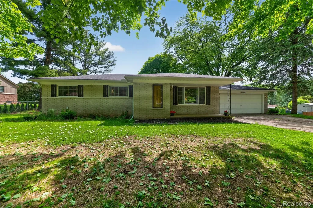 64400 Tipperary Drive Washington Township MI 48095