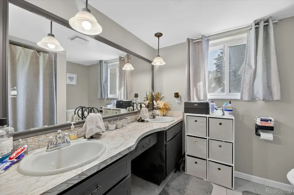 64400 Tipperary Drive Washington Township MI 48095