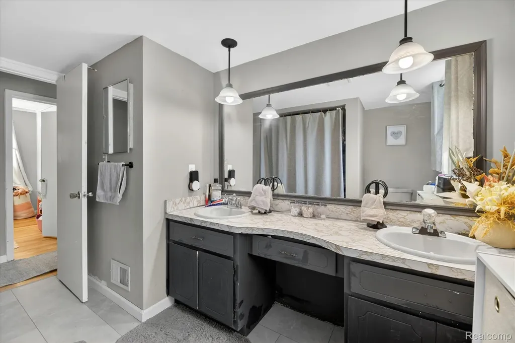 64400 Tipperary Drive Washington Township MI 48095