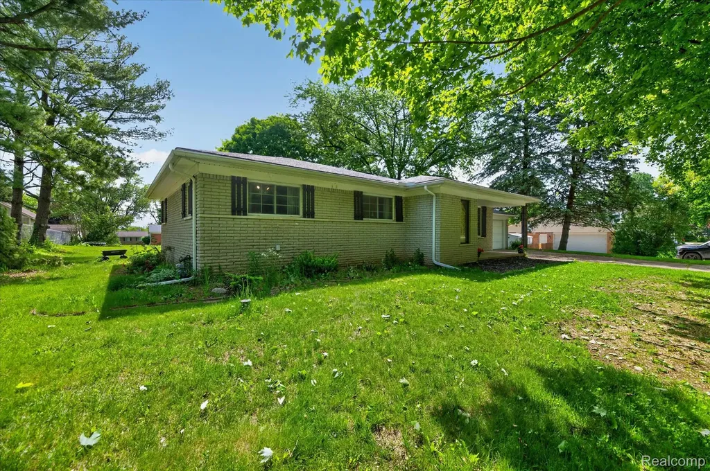 64400 Tipperary Drive Washington Township MI 48095