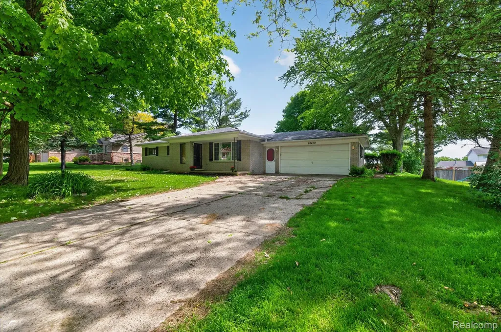 64400 Tipperary Drive Washington Township MI 48095