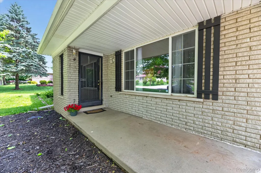 64400 Tipperary Drive Washington Township MI 48095