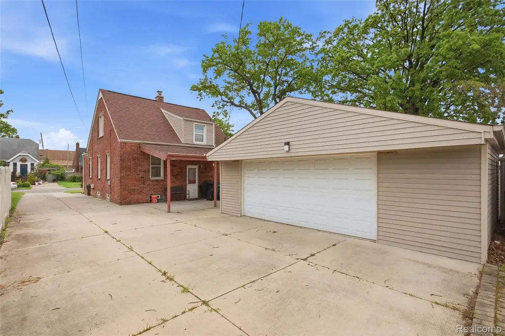 1188 Champaign Road Lincoln Park City MI 48146