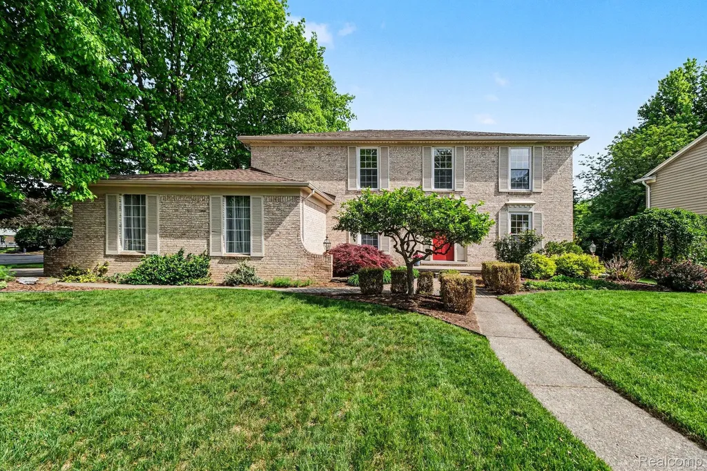 2190 Babcock Drive Troy City MI 48084