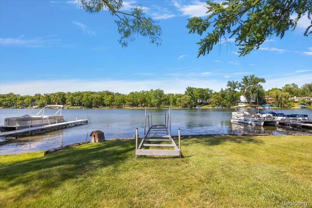 6930 Colony Drive West Bloomfield Charter Township MI 48323
