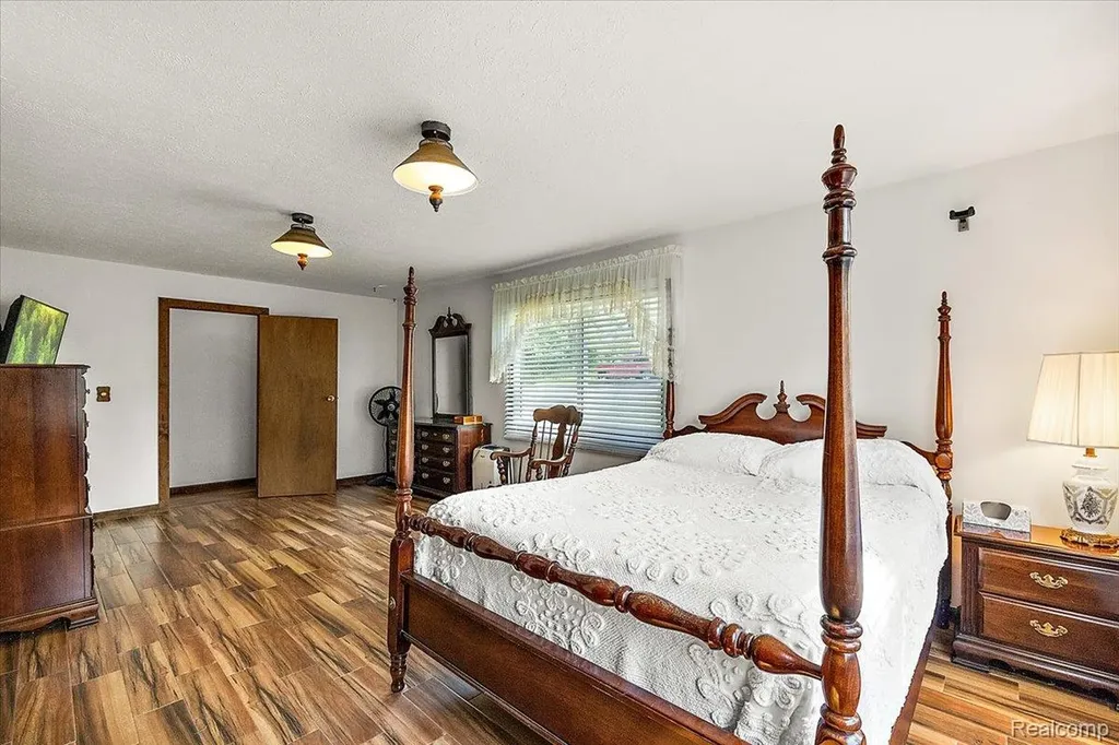 6930 Colony Drive West Bloomfield Charter Township MI 48323
