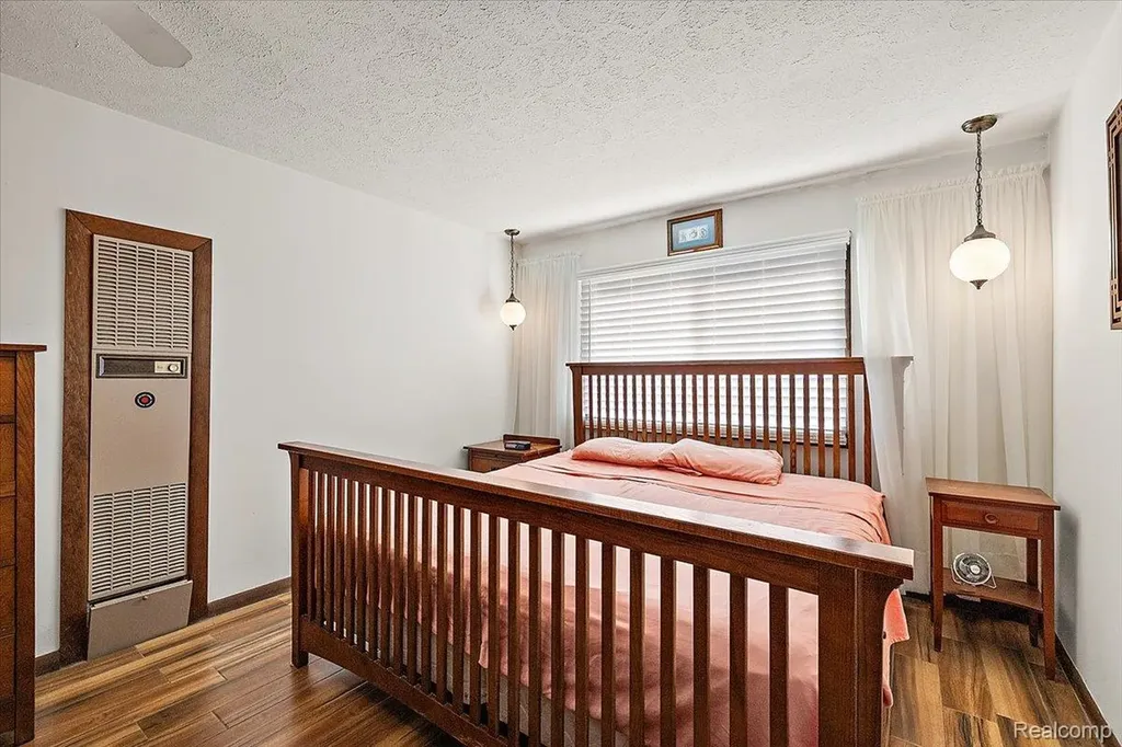 6930 Colony Drive West Bloomfield Charter Township MI 48323