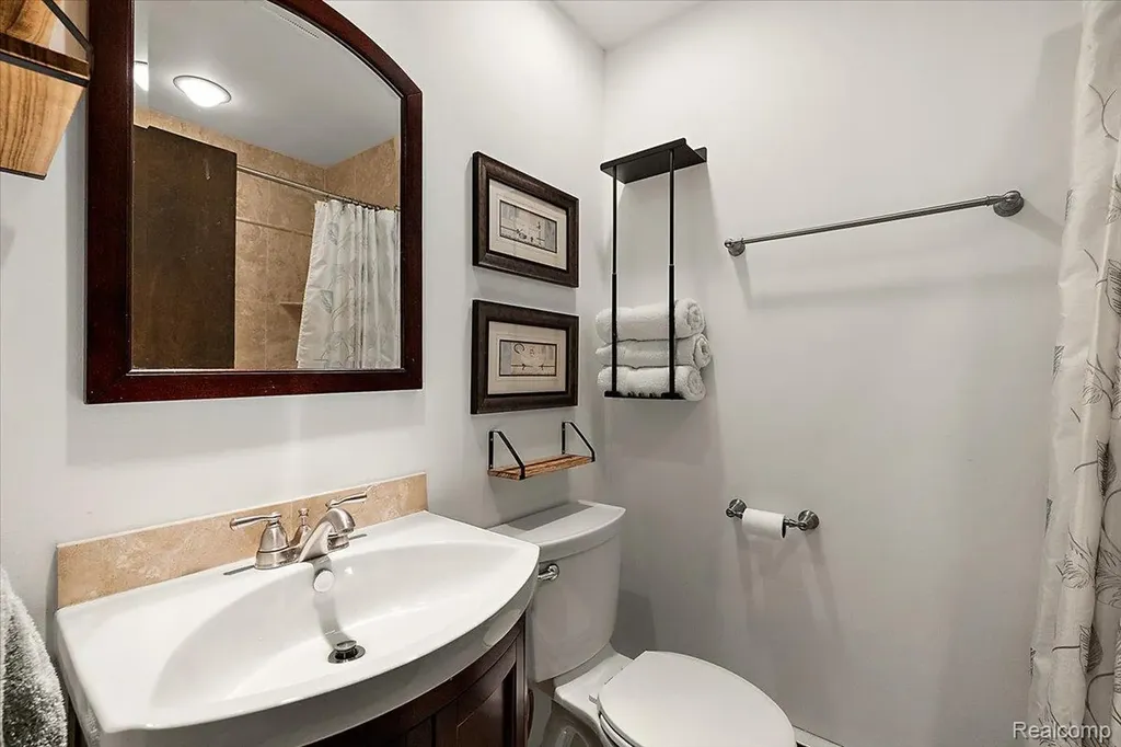 6930 Colony Drive West Bloomfield Charter Township MI 48323