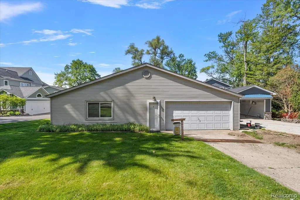 6930 Colony Drive West Bloomfield Charter Township MI 48323