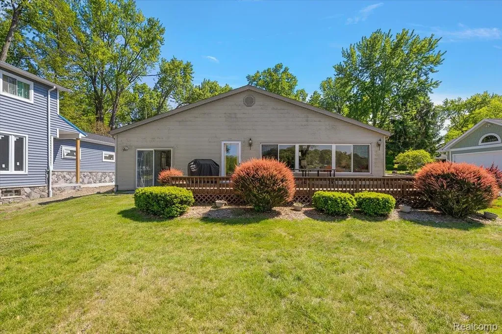 6930 Colony Drive West Bloomfield Charter Township MI 48323