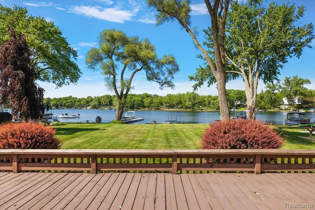 6930 Colony Drive West Bloomfield Charter Township MI 48323