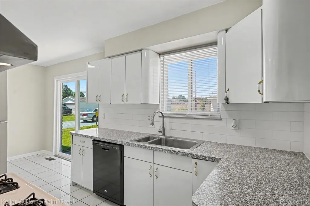37125 Carpathia Boulevard Sterling Heights City MI 48310