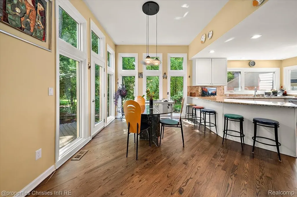 2685 Elizabeth Lane West Bloomfield Charter Township MI 48324