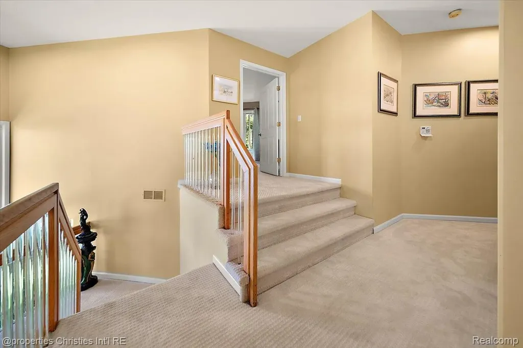 2685 Elizabeth Lane West Bloomfield Charter Township MI 48324