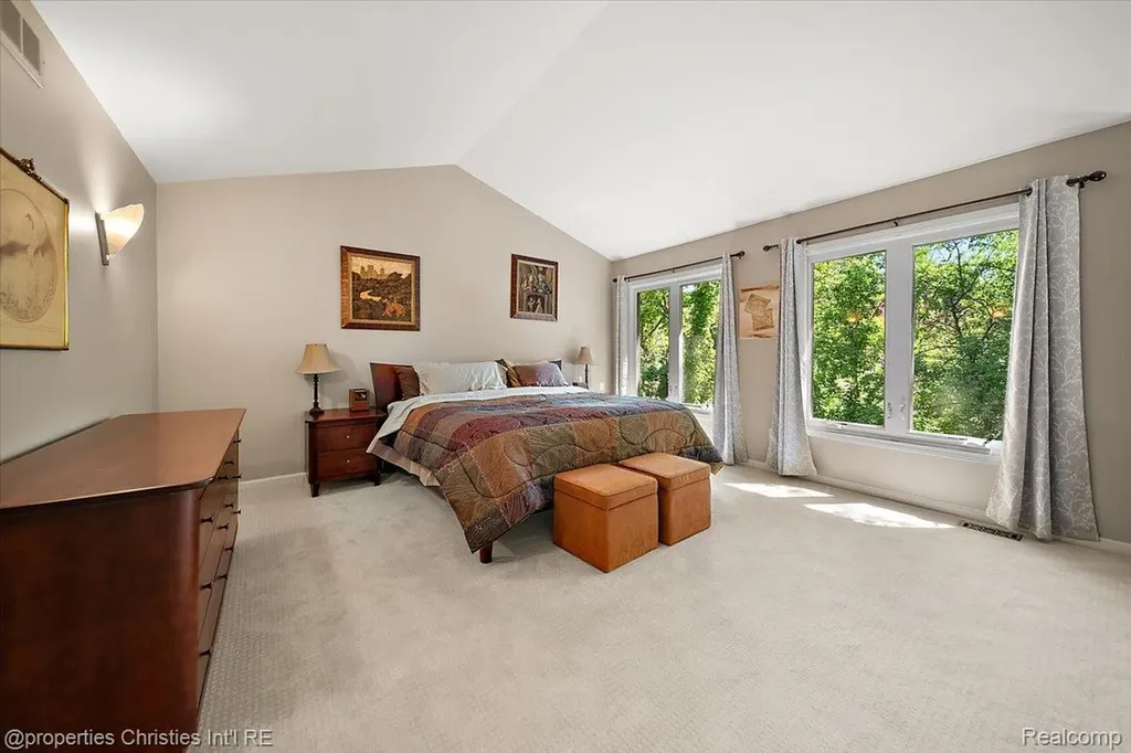2685 Elizabeth Lane West Bloomfield Charter Township MI 48324