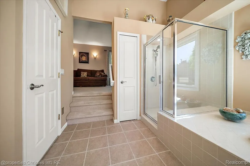 2685 Elizabeth Lane West Bloomfield Charter Township MI 48324
