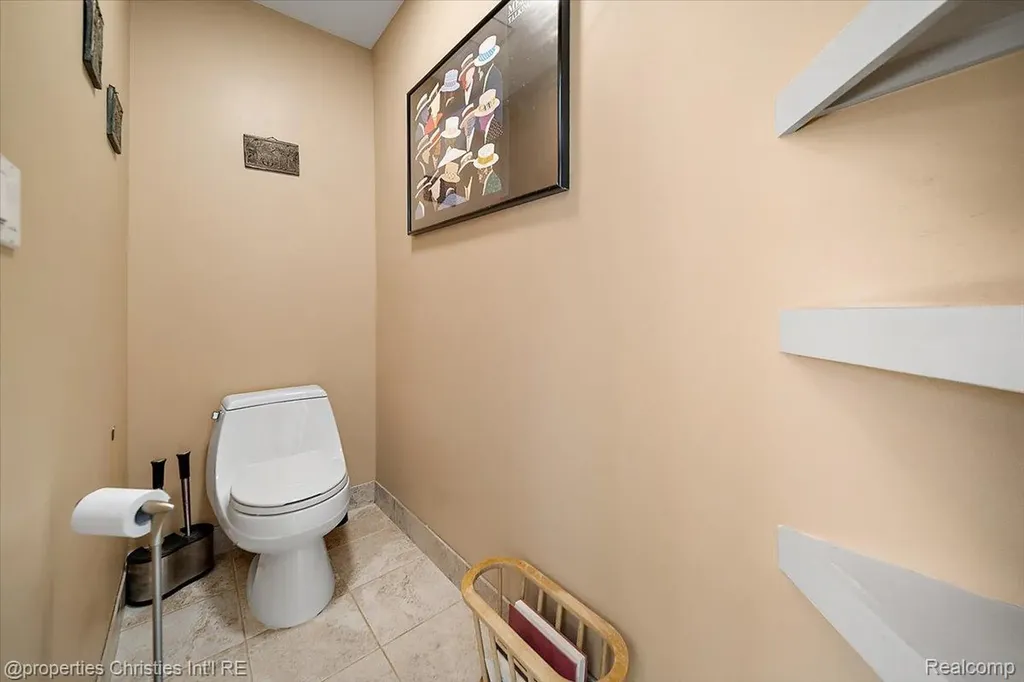 2685 Elizabeth Lane West Bloomfield Charter Township MI 48324