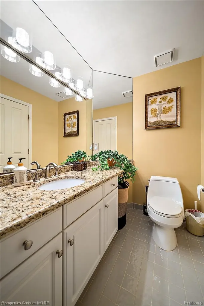 2685 Elizabeth Lane West Bloomfield Charter Township MI 48324