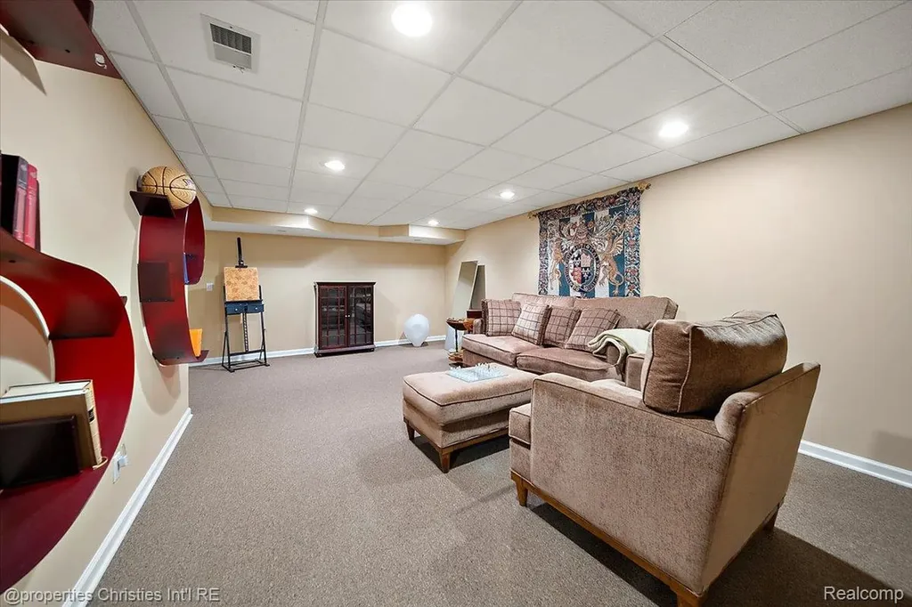 2685 Elizabeth Lane West Bloomfield Charter Township MI 48324