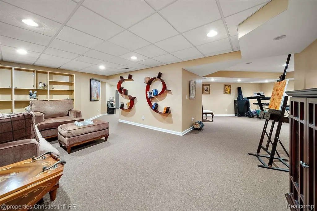 2685 Elizabeth Lane West Bloomfield Charter Township MI 48324