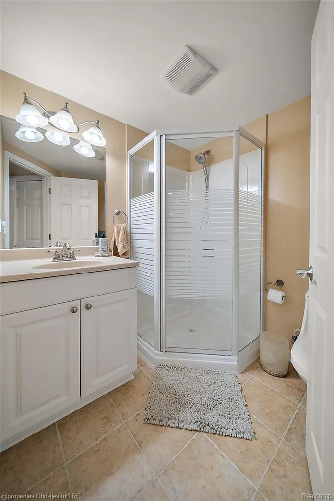 2685 Elizabeth Lane West Bloomfield Charter Township MI 48324