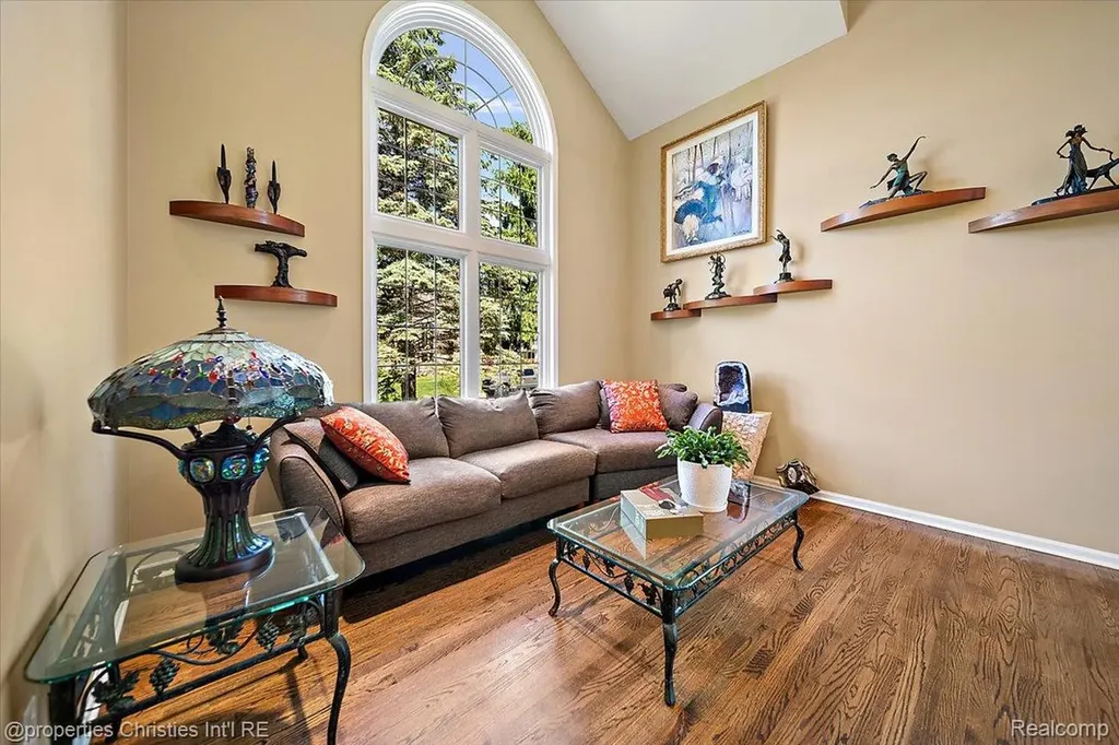 2685 Elizabeth Lane West Bloomfield Charter Township MI 48324