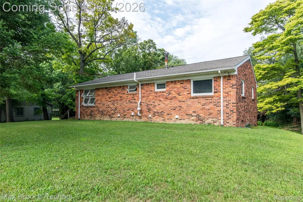465 Robert Court Auburn Hills City MI 48326