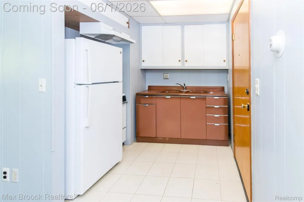 465 Robert Court Auburn Hills City MI 48326
