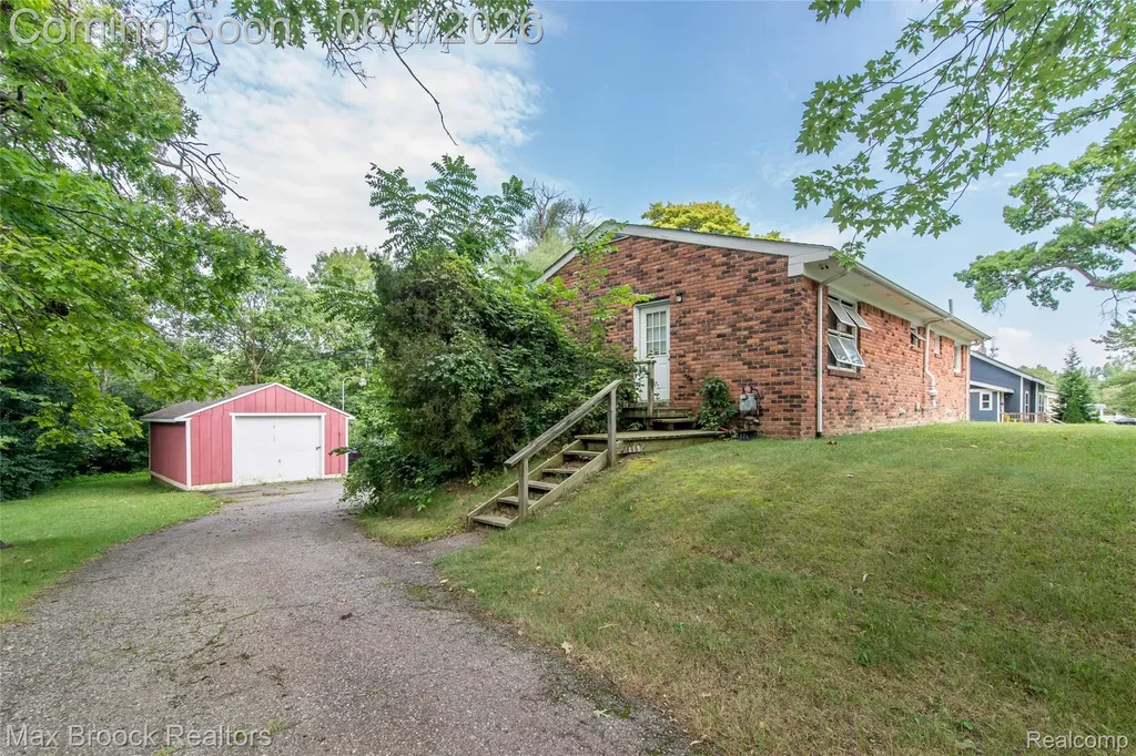 465 Robert Court Auburn Hills City MI 48326