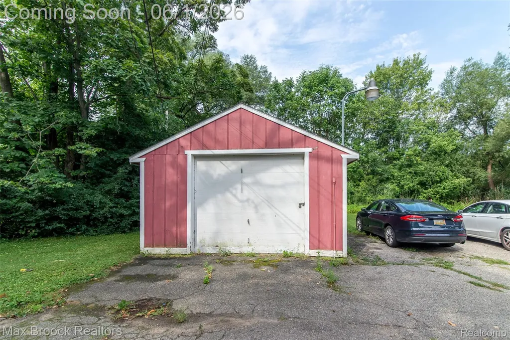 465 Robert Court Auburn Hills City MI 48326