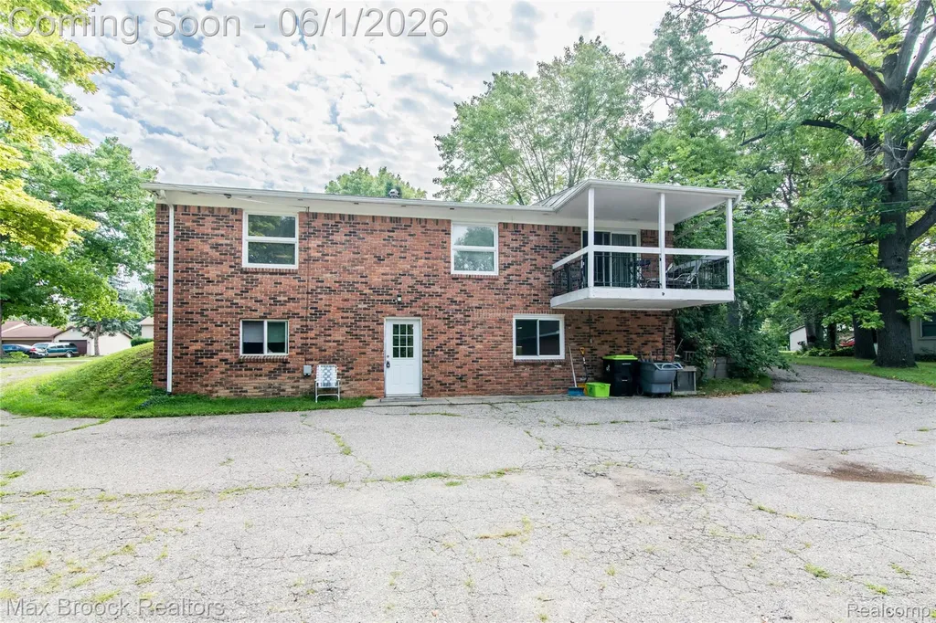 465 Robert Court Auburn Hills City MI 48326